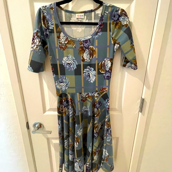 Lularoe X Small beautiful dress - Picture 1 of 4